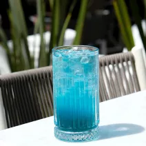 Hidratáló sportital kék spirulinával
