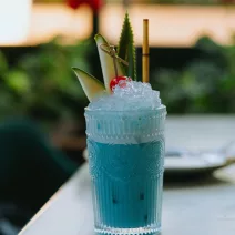 Trópusi kék spirulina koktél
