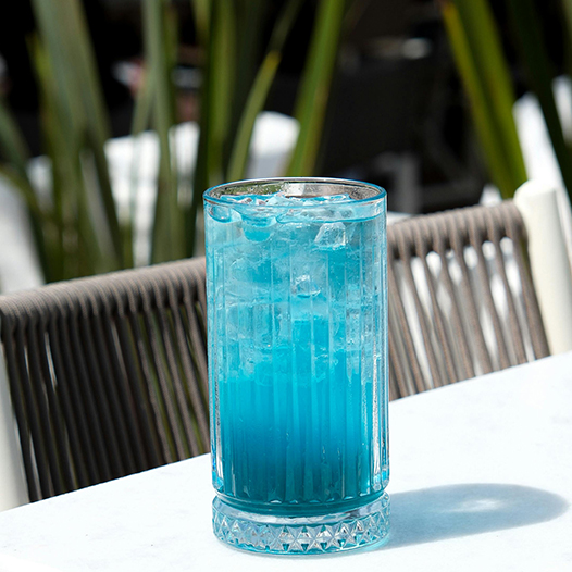 Hidratáló sportital kék spirulinával