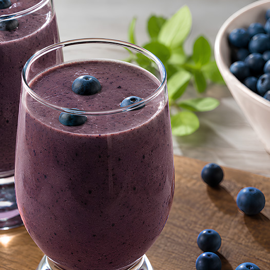 Nyugtató smoothie tulsival és áfonyával
